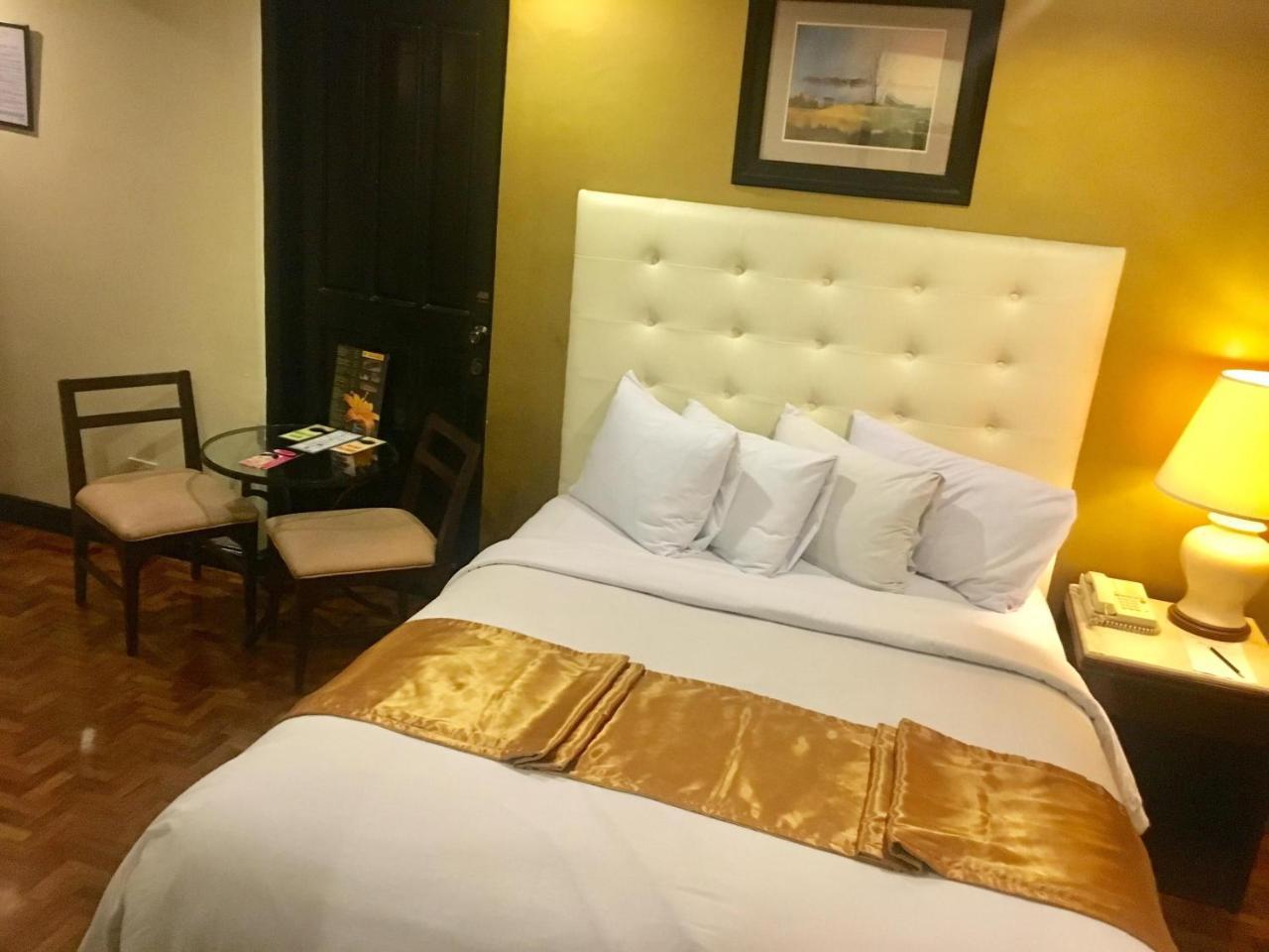 Lourdes Suites Makati City Kültér fotó