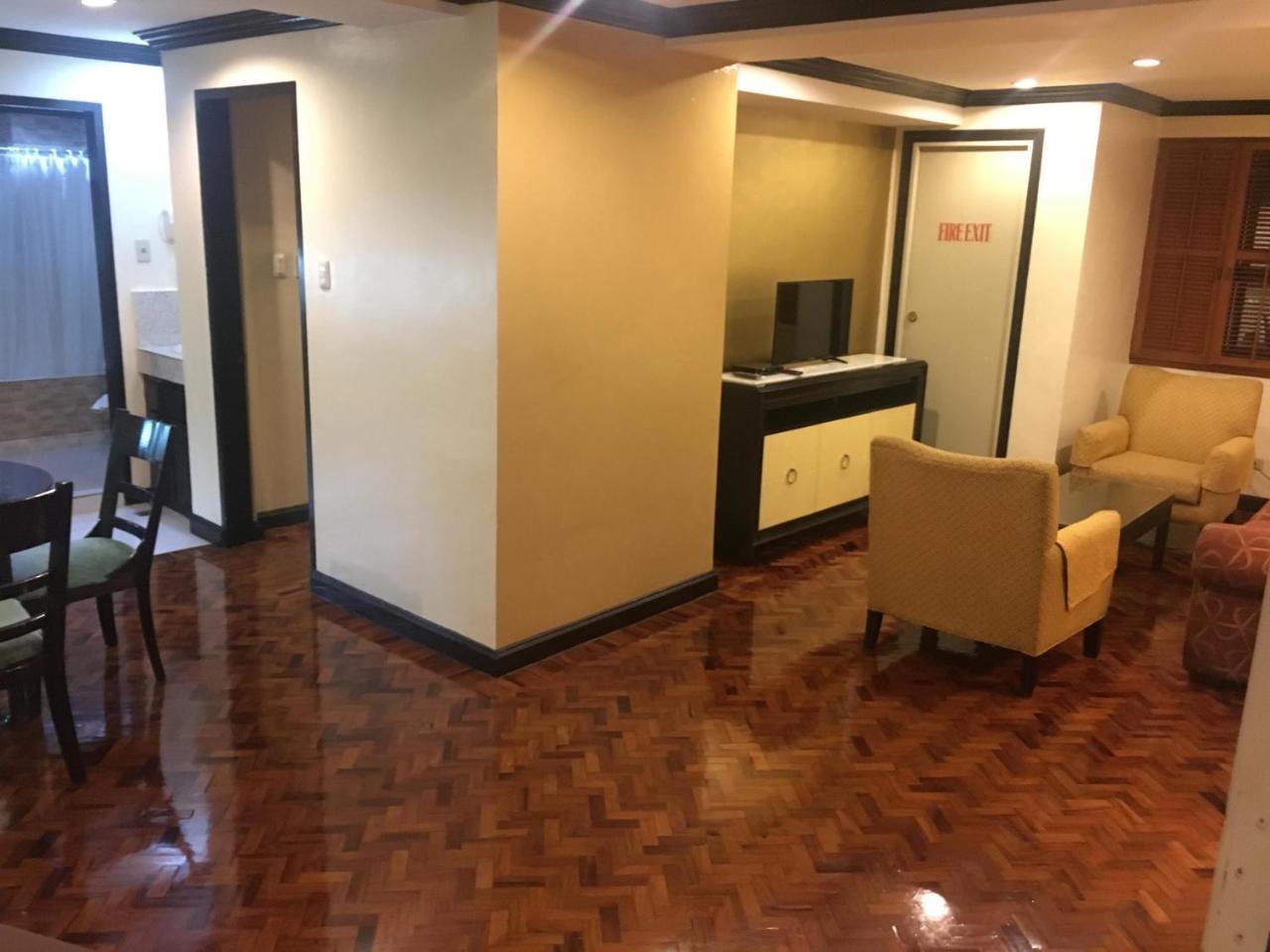 Lourdes Suites Makati City Kültér fotó