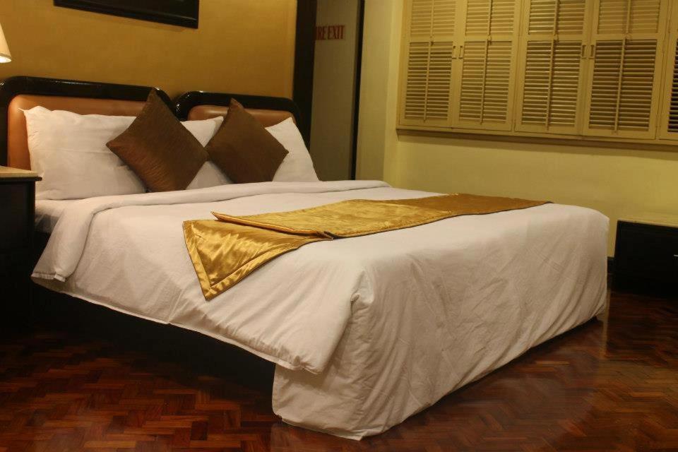 Lourdes Suites Makati City Kültér fotó
