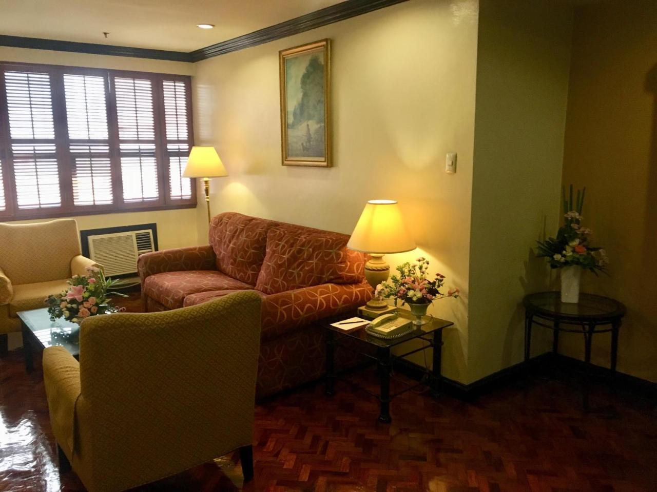 Lourdes Suites Makati City Kültér fotó