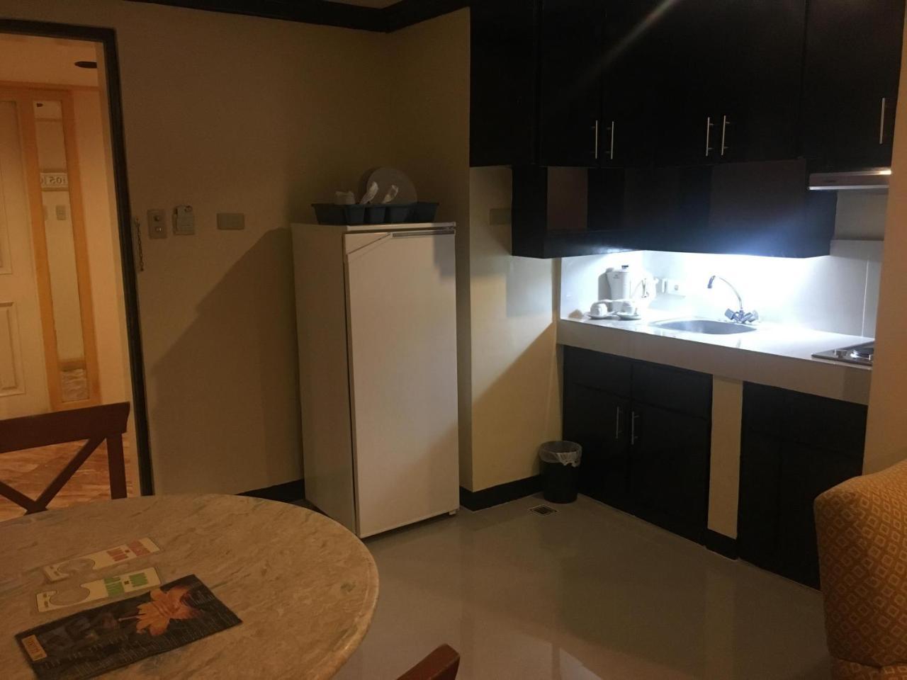 Lourdes Suites Makati City Kültér fotó