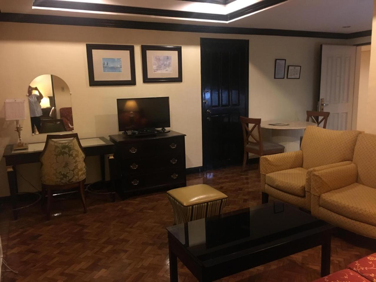 Lourdes Suites Makati City Kültér fotó