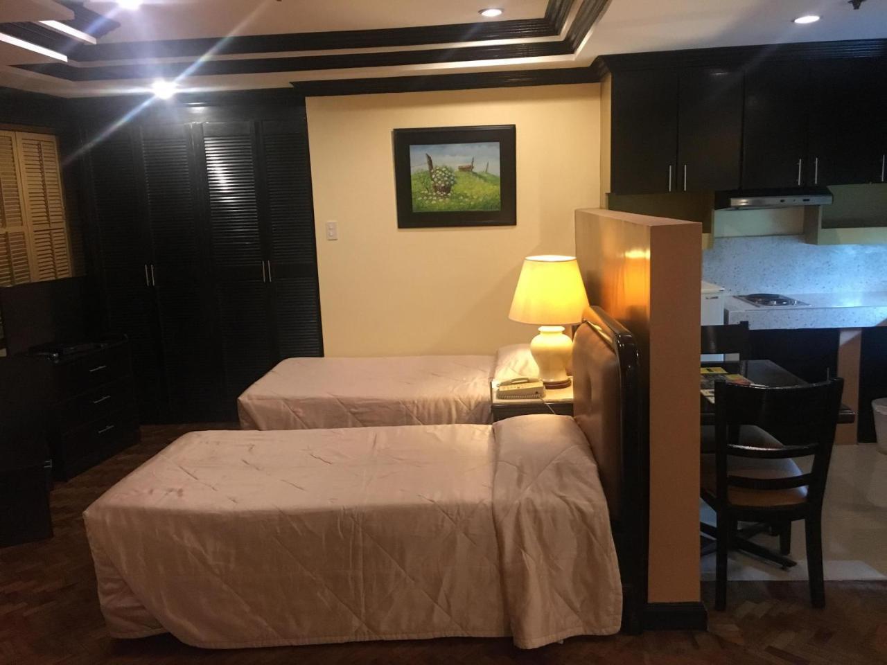 Lourdes Suites Makati City Kültér fotó