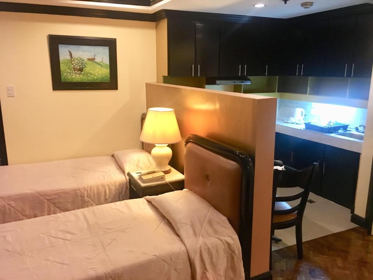 Lourdes Suites Makati City Kültér fotó