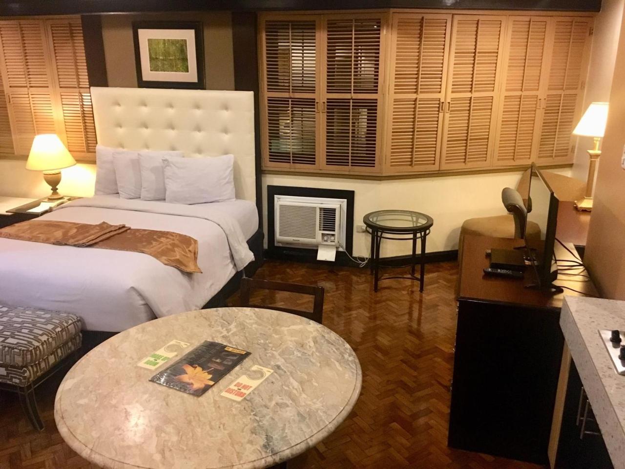 Lourdes Suites Makati City Kültér fotó