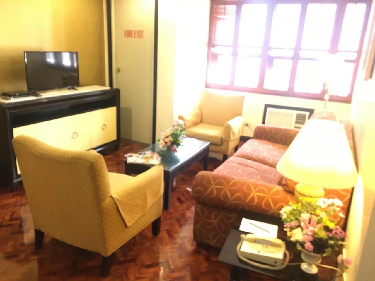 Lourdes Suites Makati City Kültér fotó